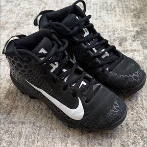 Nike Kids Black and White baseball cleat